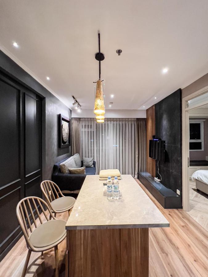 R30 Apartemen Gateway Pasteur 2Br Daymentroom Bandung Esterno foto