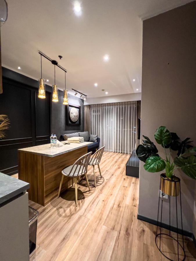 R30 Apartemen Gateway Pasteur 2Br Daymentroom Bandung Esterno foto